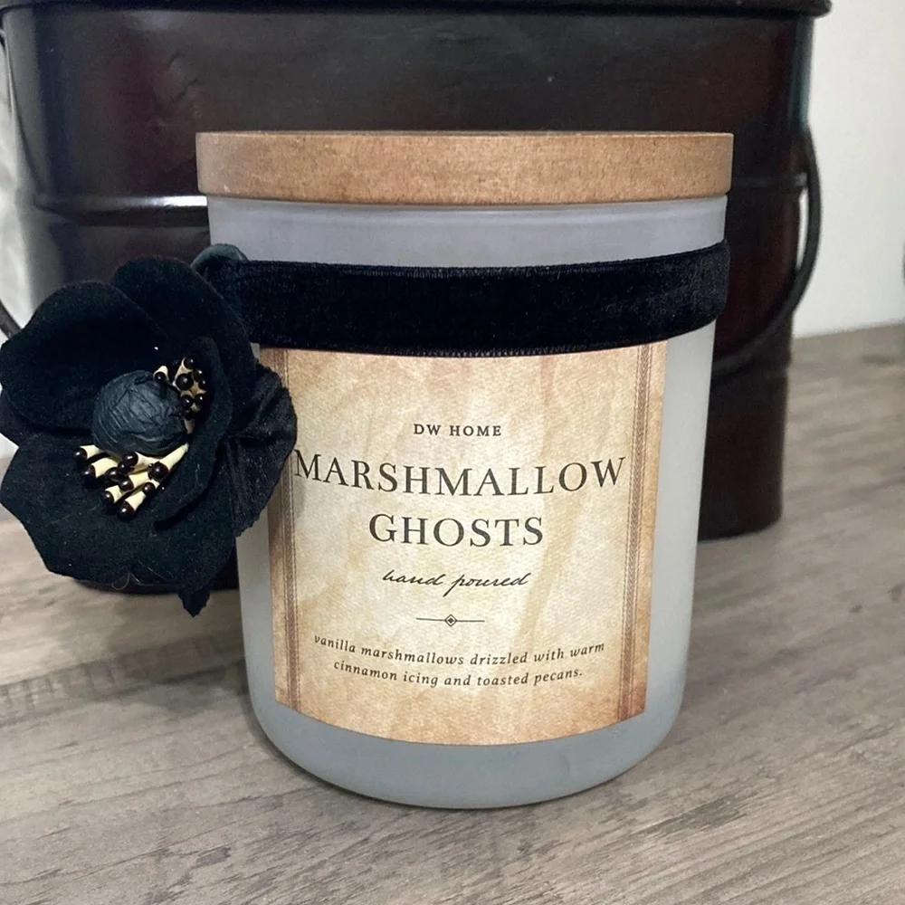 DW HOME MARSHMALLOW GHOSTS SINGLE WICK HALLOWEEN JAR CANDLE W/VELVET FLOWER